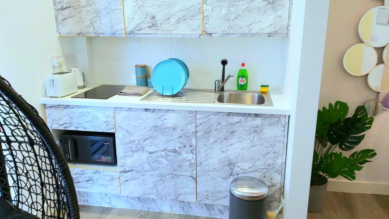 Great Studio Apartments - Netflix, Wifi, Digital Tv Sheffield Zewnętrze zdjęcie