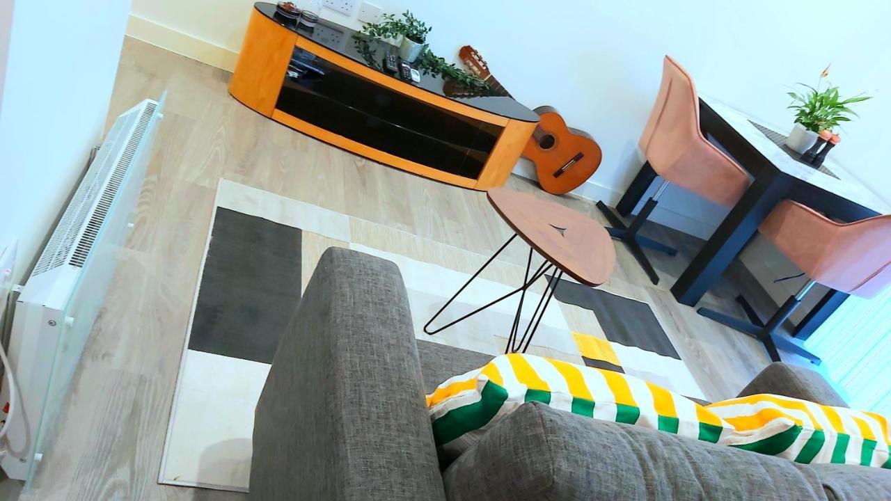 Great Studio Apartments - Netflix, Wifi, Digital Tv Sheffield Zewnętrze zdjęcie