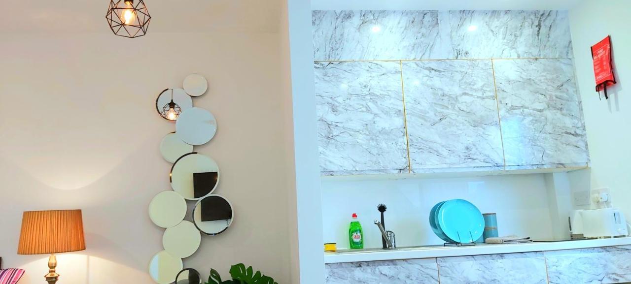 Great Studio Apartments - Netflix, Wifi, Digital Tv Sheffield Zewnętrze zdjęcie